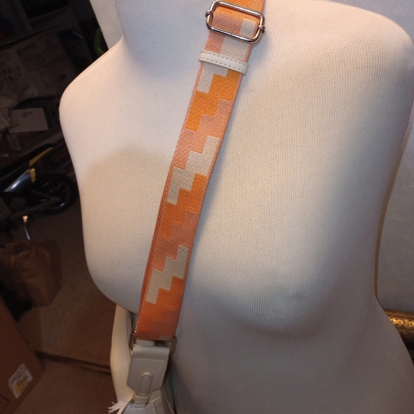 Coach wristlet and urban outfitters bag!! - Picture 9 of 12